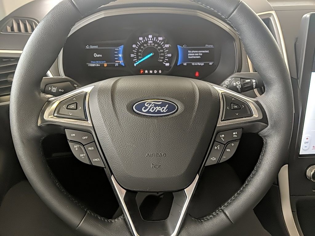 Used 2024 Ford Edge SEL w/ Convenience Package image 16