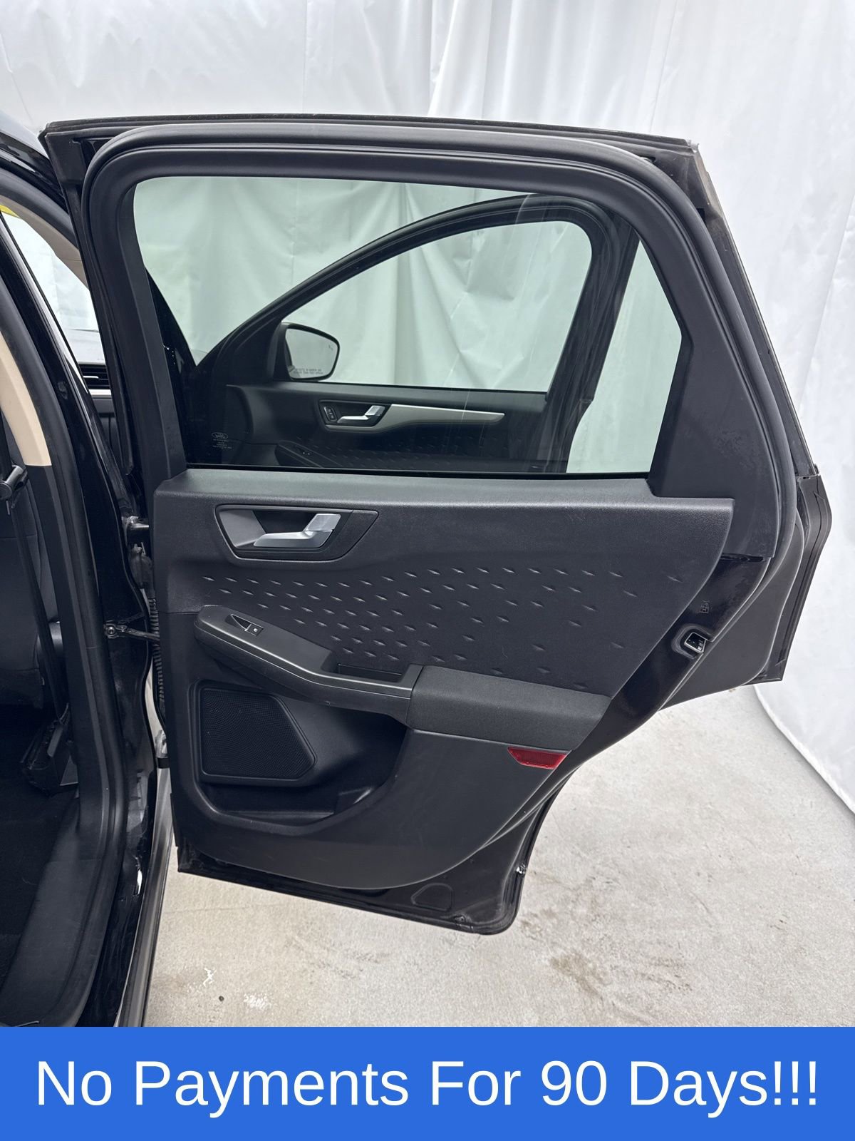 Used 2020 Ford Escape SE image 34