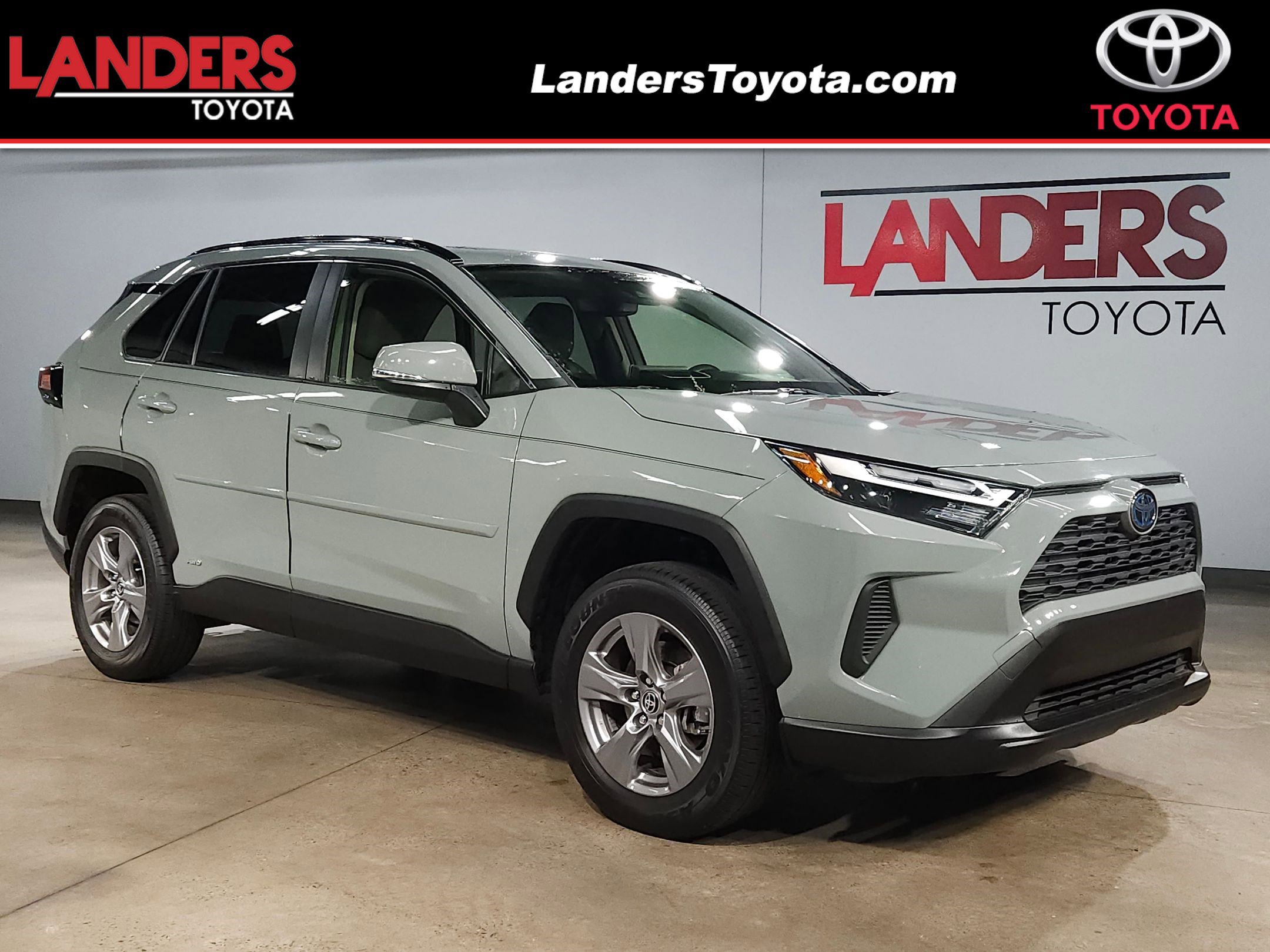 Used 2023 Toyota RAV4 XLE image 1
