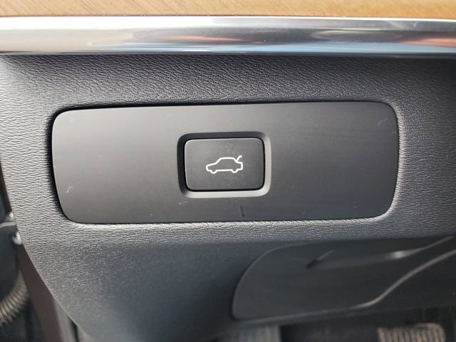 Certified 2024 Volvo XC90 B6 Plus w/ Protection Package Premier image 18