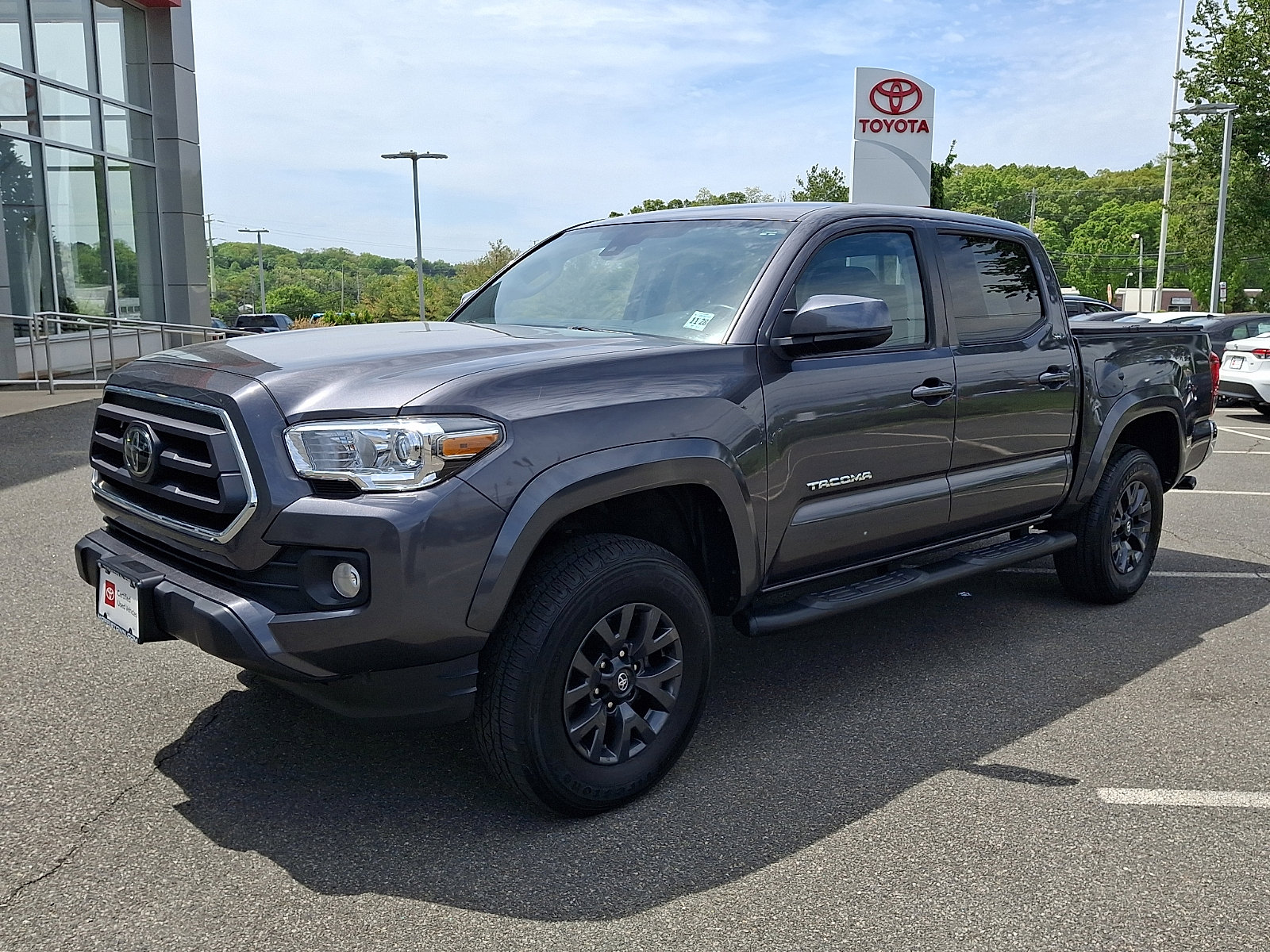 Certified 2023 Toyota Tacoma SR5 AWD/4WD image 3