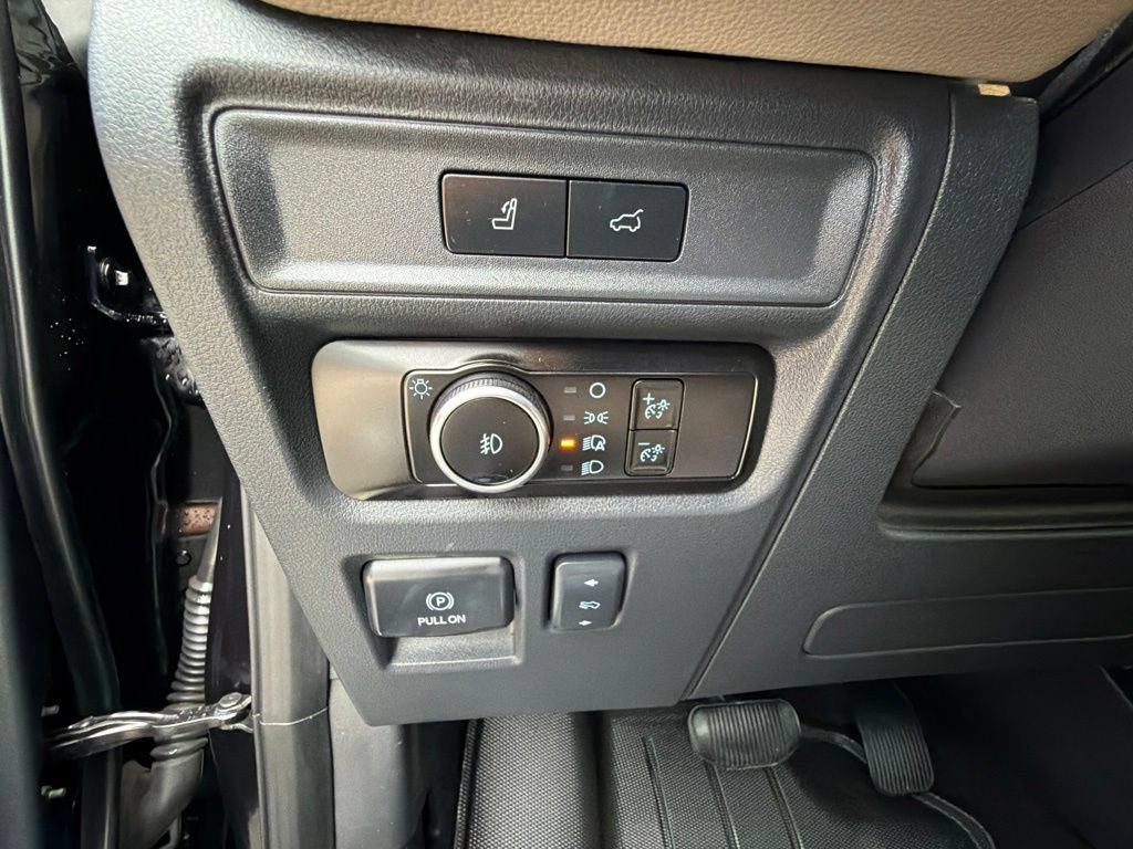 Used 2023 Ford Expedition Limited AWD/4WD image 25