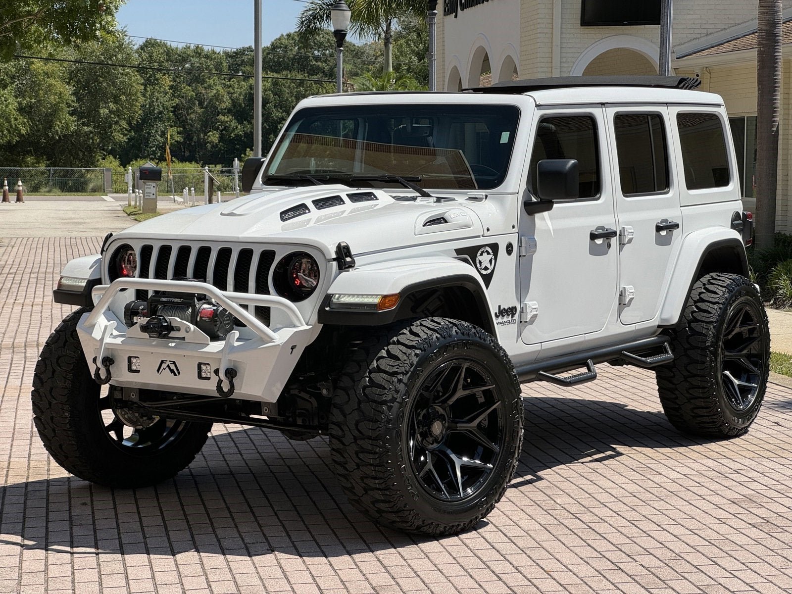 Used 2022 Jeep Wrangler Unlimited Sahara AWD/4WD image 22