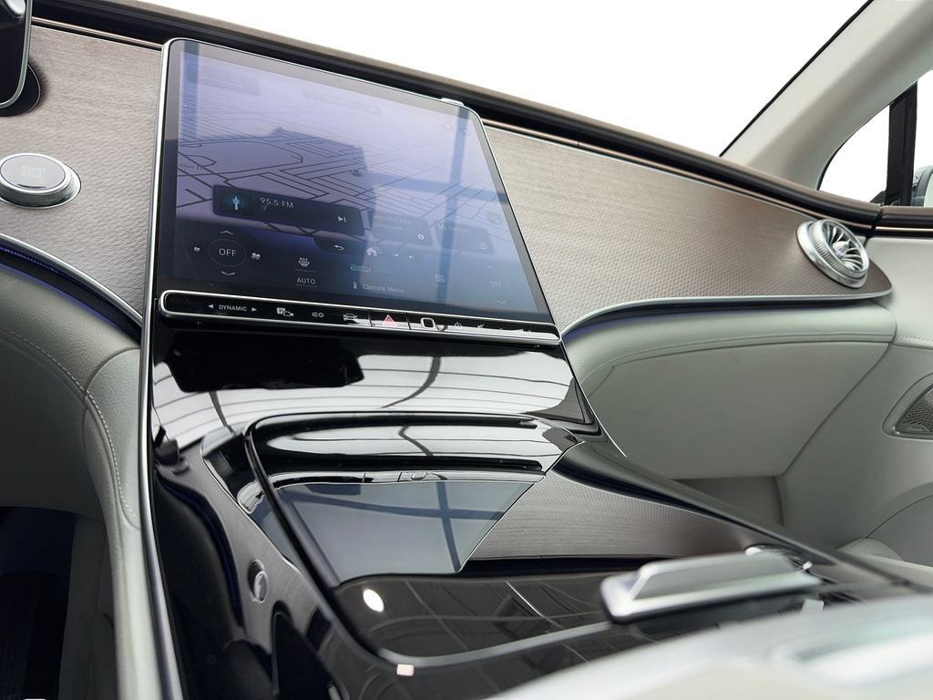 Used 2023 Mercedes-Benz EQE 500 4MATIC Sedan image 33
