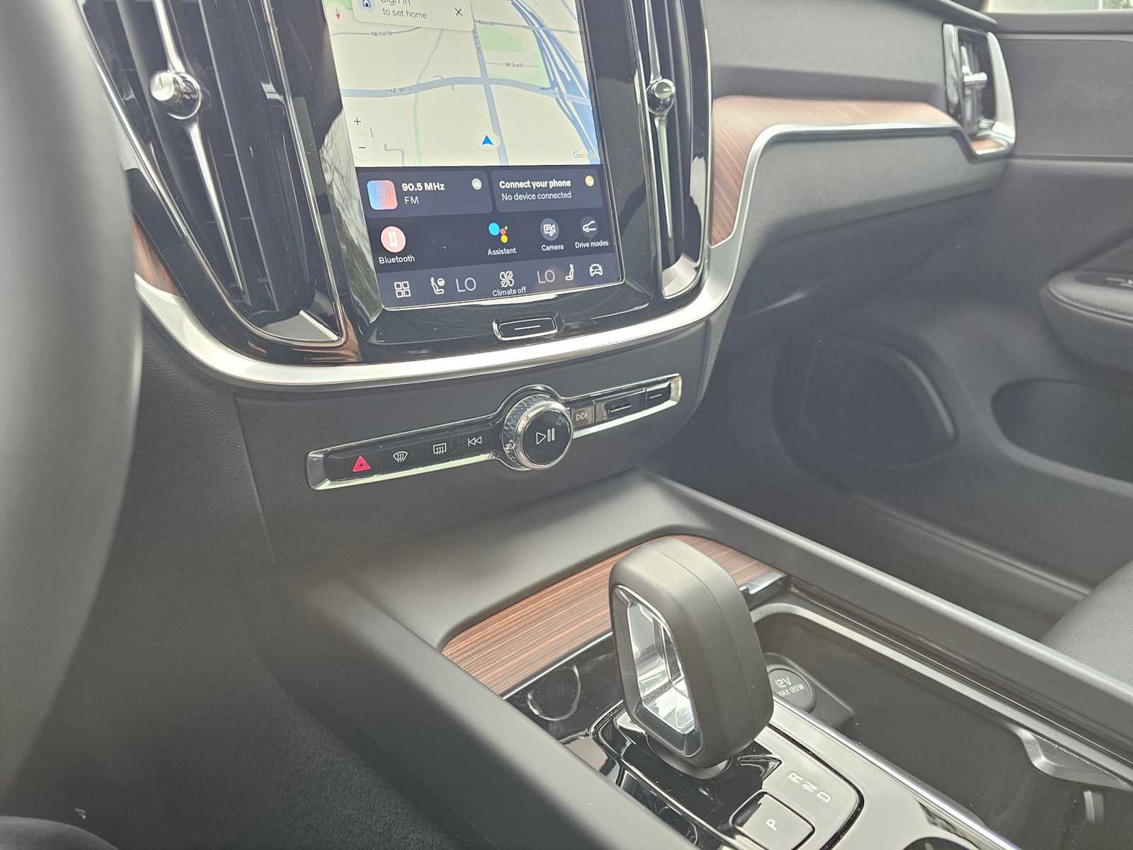 Certified 2025 Volvo V60 B5 Cross Country Plus image 29