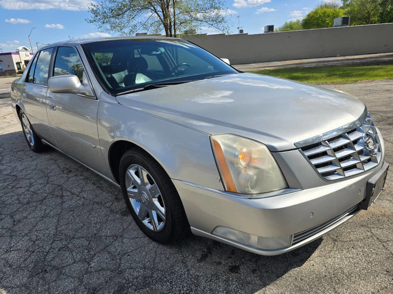 Used 2007 Cadillac DTS Luxury I w/ Sun And Sound Package FWD image 3