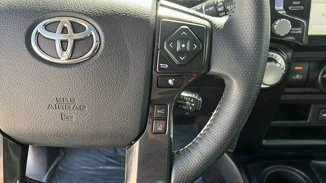 Used 2022 Toyota 4Runner TRD Off-Road Premium w/ Moonroof Package AWD/4WD image 10