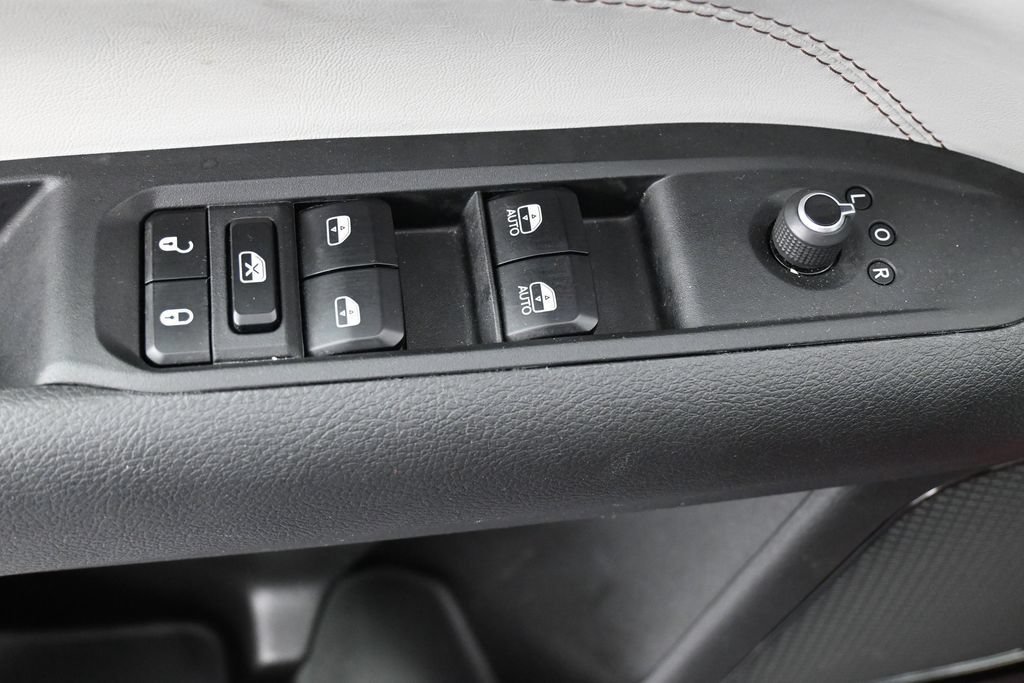 Used 2025 Jeep Compass Limited AWD/4WD image 25