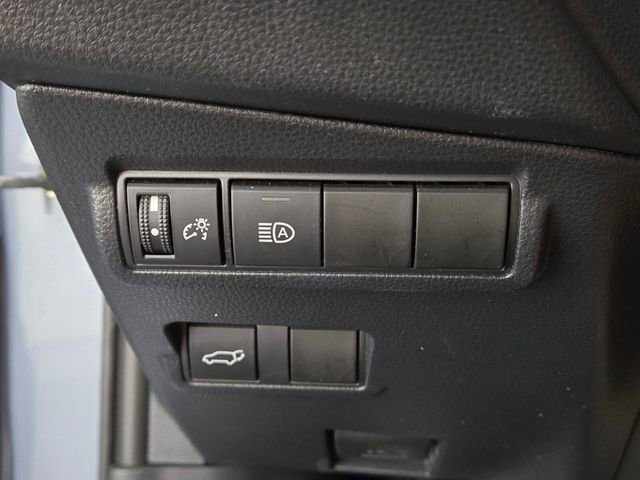 Used 2022 Toyota Corolla Cross XLE w/ Convenience Package AWD/4WD image 39