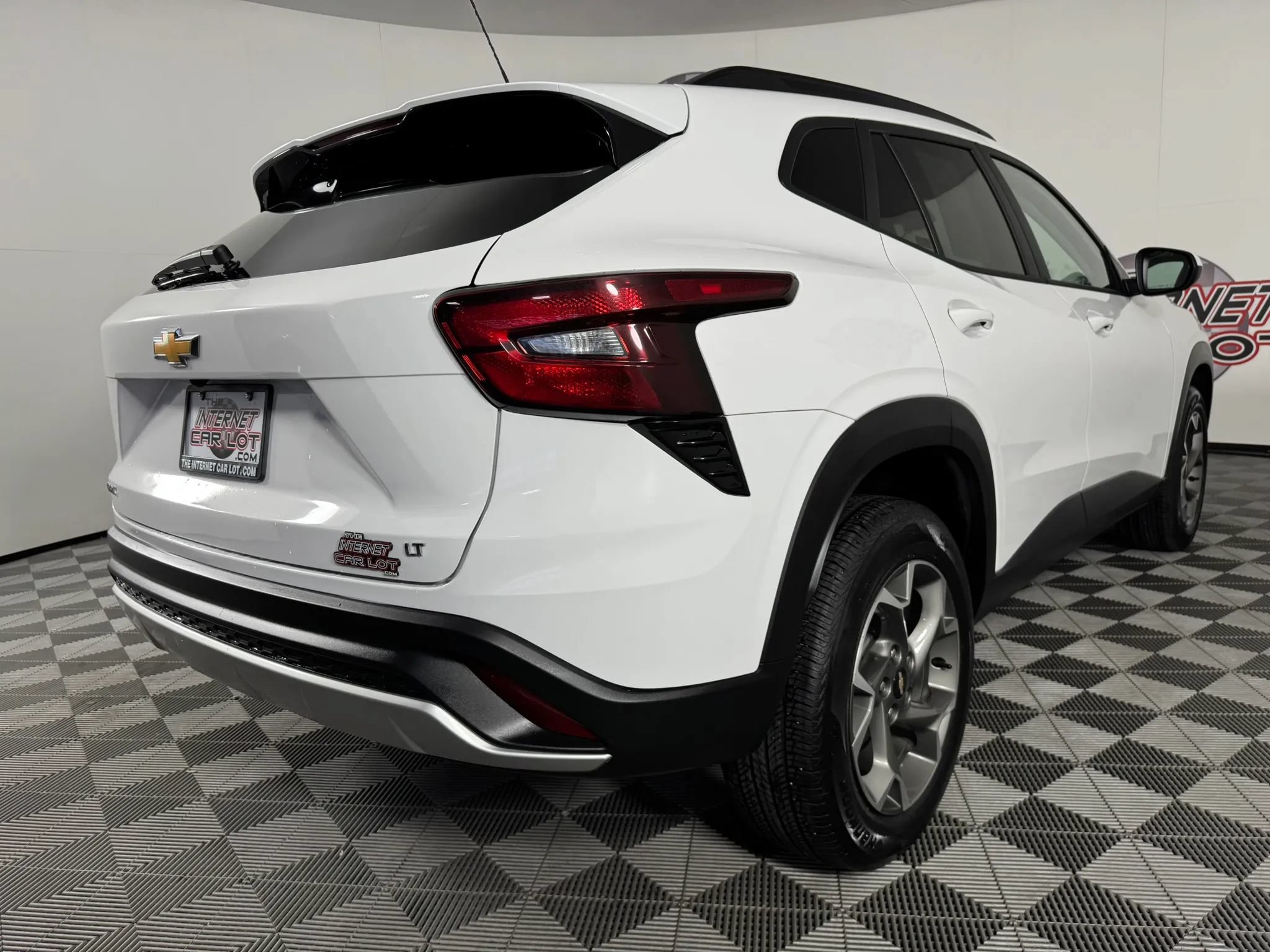 Used 2026 Chevrolet Trax LT FWD image 27