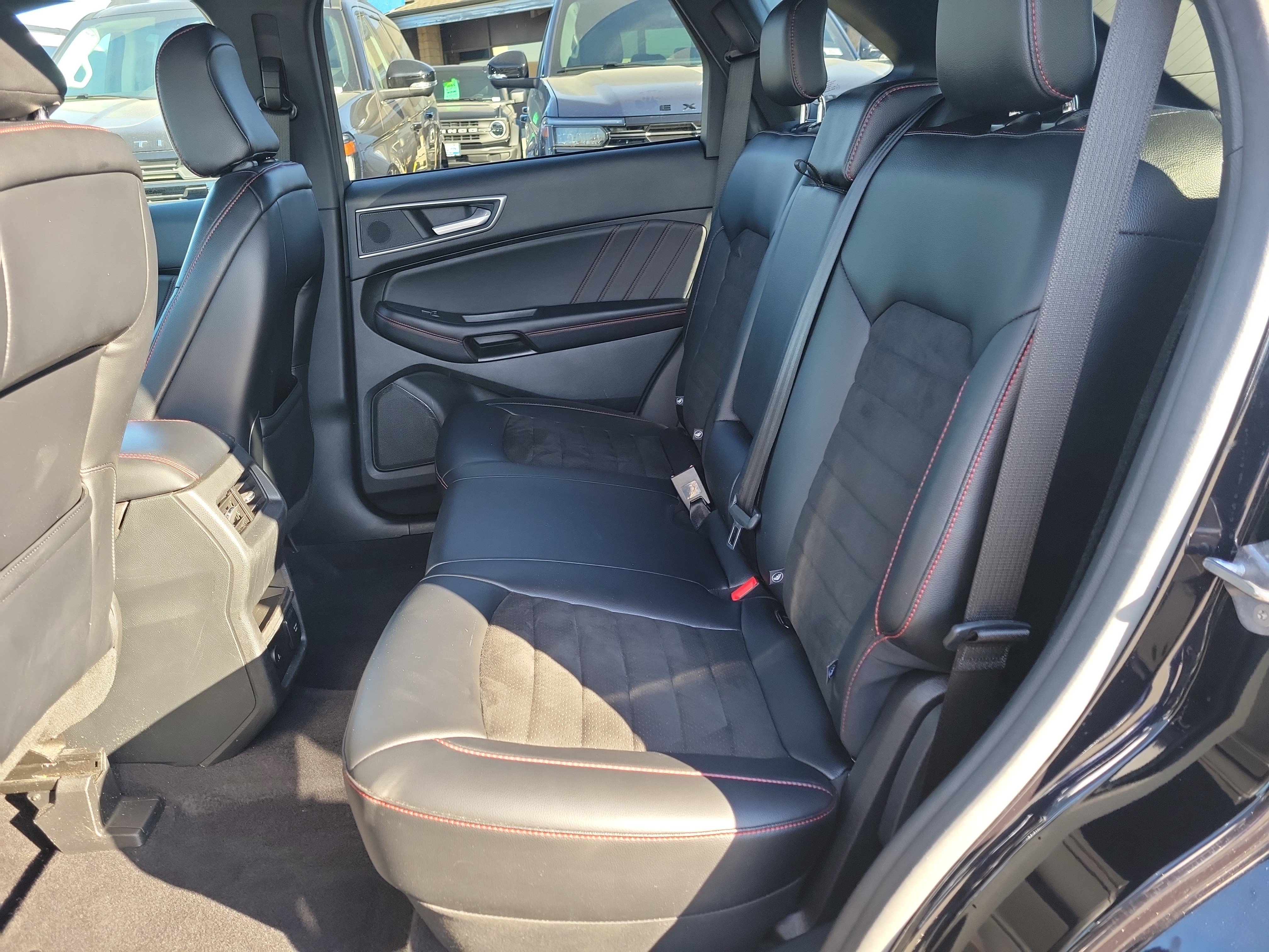 Certified 2024 Ford Edge ST-Line AWD/4WD image 11
