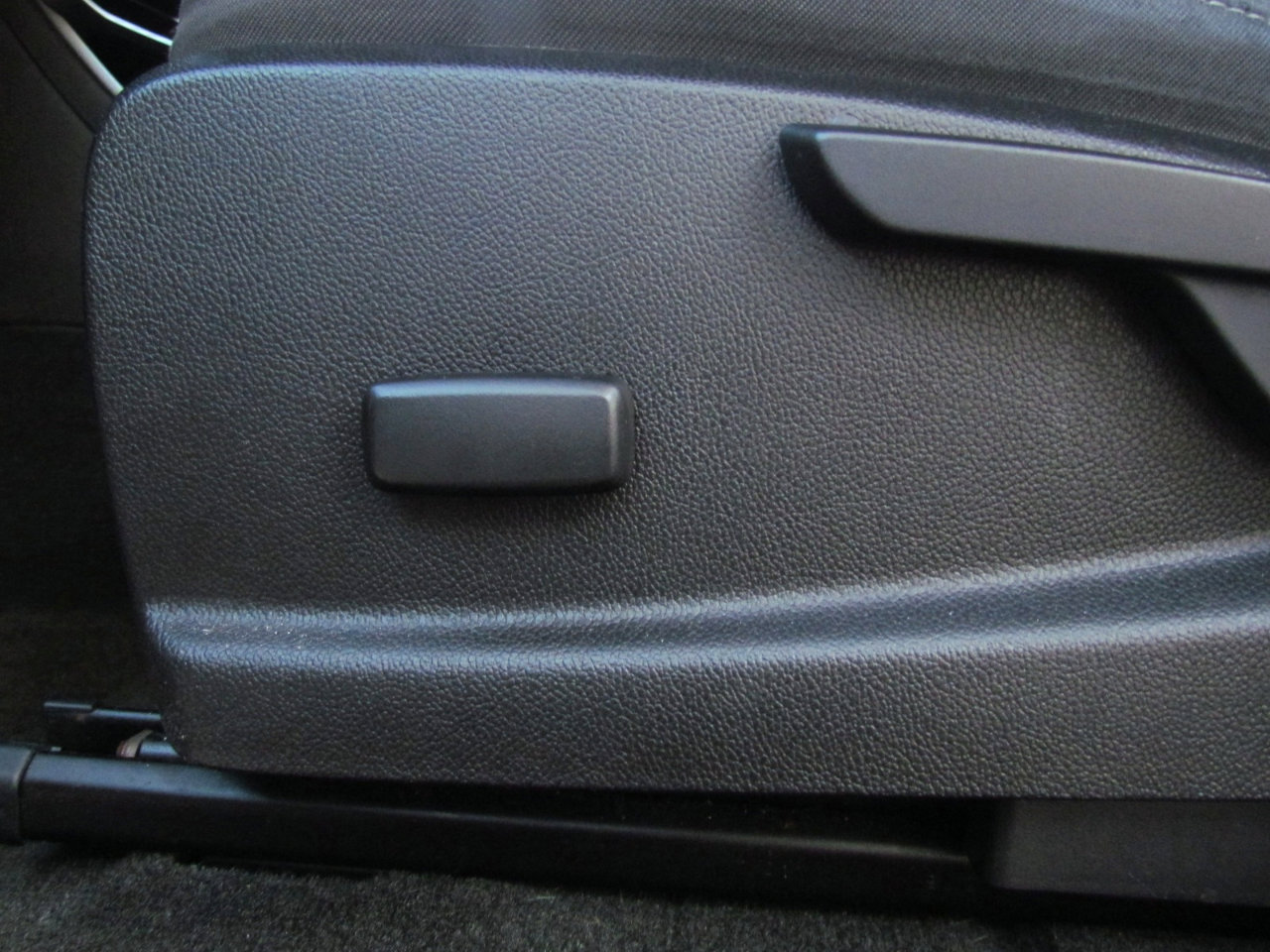 Used 2015 GMC Canyon SLE w/ SLE Convenience Package image 17