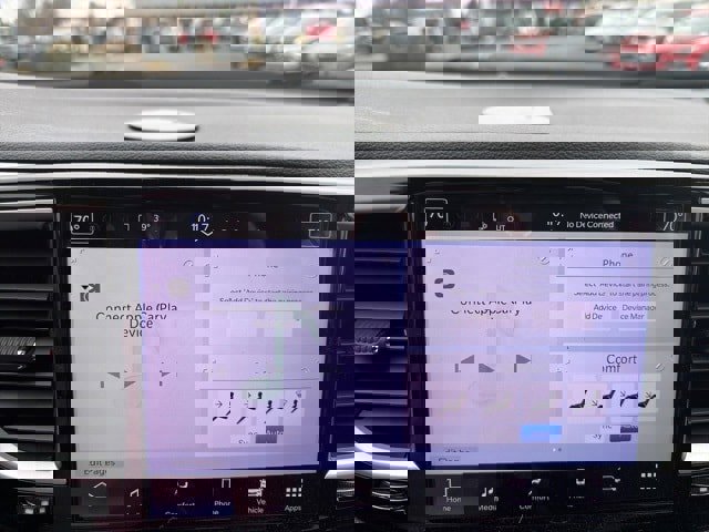 Used 2021 Chrysler Pacifica Touring w/ Uconnect Theater Family Group image 15