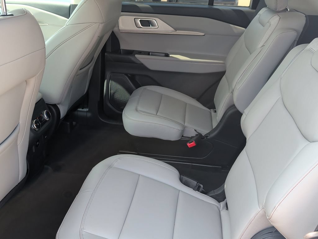 New 2026 Ford Explorer Active w/ Active Comfort Package AWD/4WD image 10