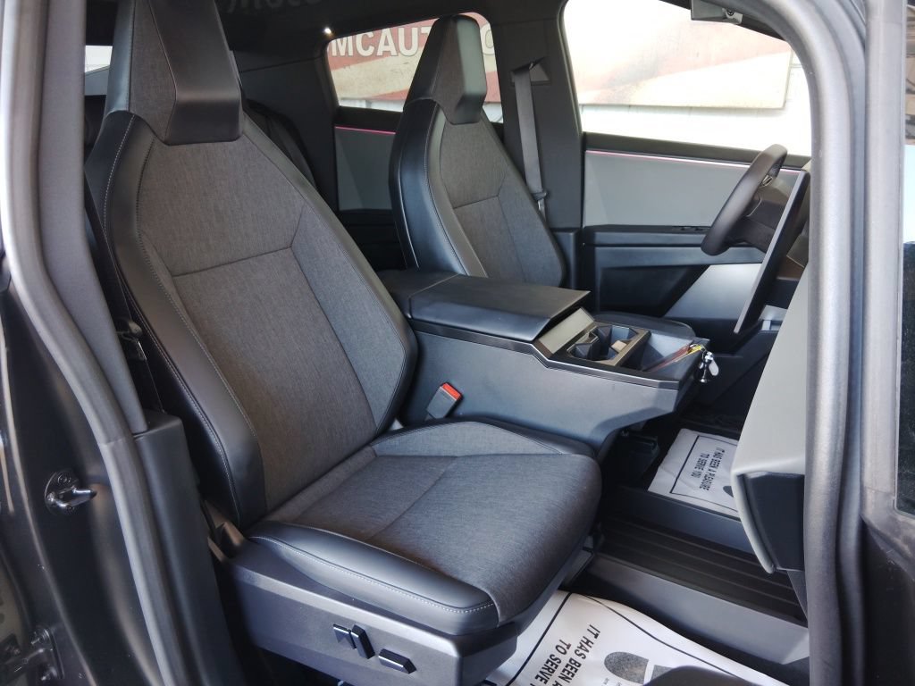Used 2026 Tesla Cybertruck 2WD Crew Cab image 14