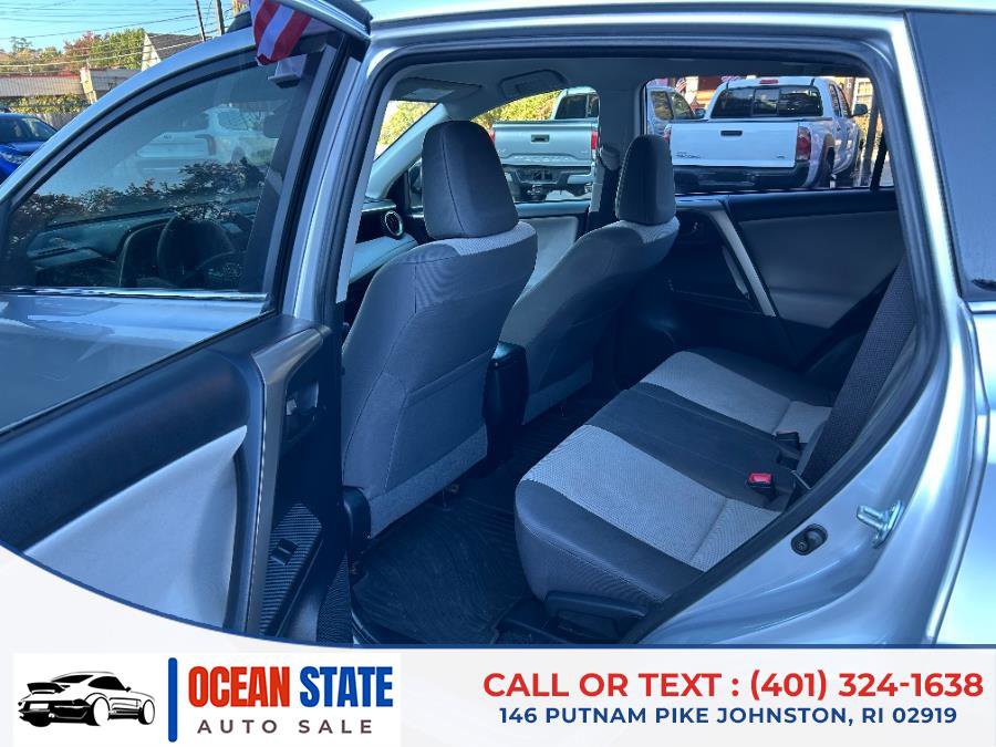 Used 2015 Toyota RAV4 LE image 10