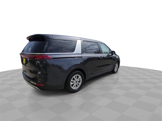 Used 2023 Kia Carnival LX image 8