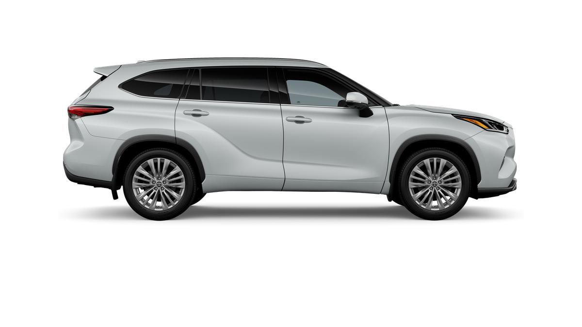 New 2026 Toyota Highlander Platinum image 12