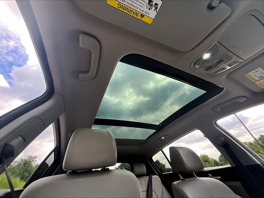 Used 2022 Kia Sportage EX w/ EX Technology Package image 18