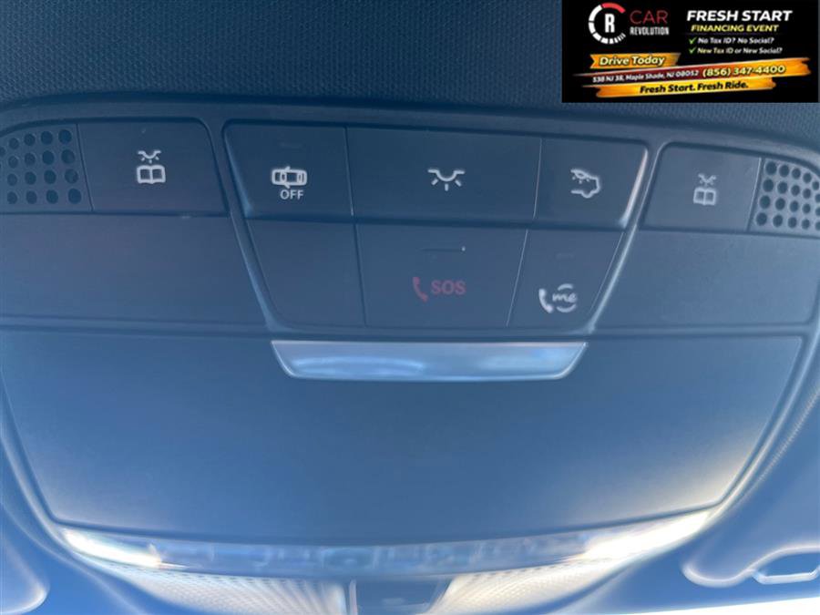 Used 2019 Mercedes-Benz C 300 4MATIC Sedan w/ Premium Package image 9