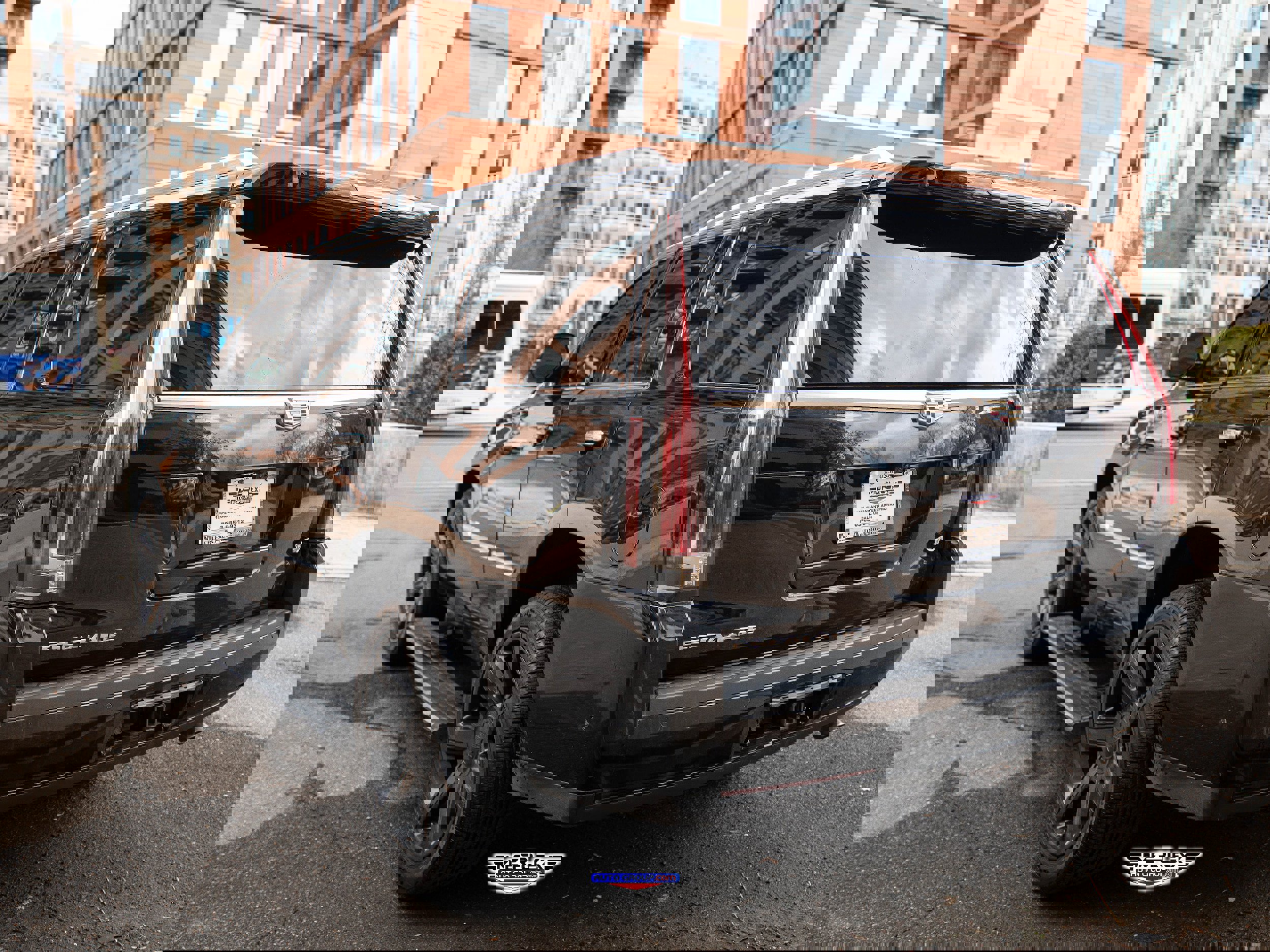 Used 2020 Cadillac Escalade Premium Luxury image 5