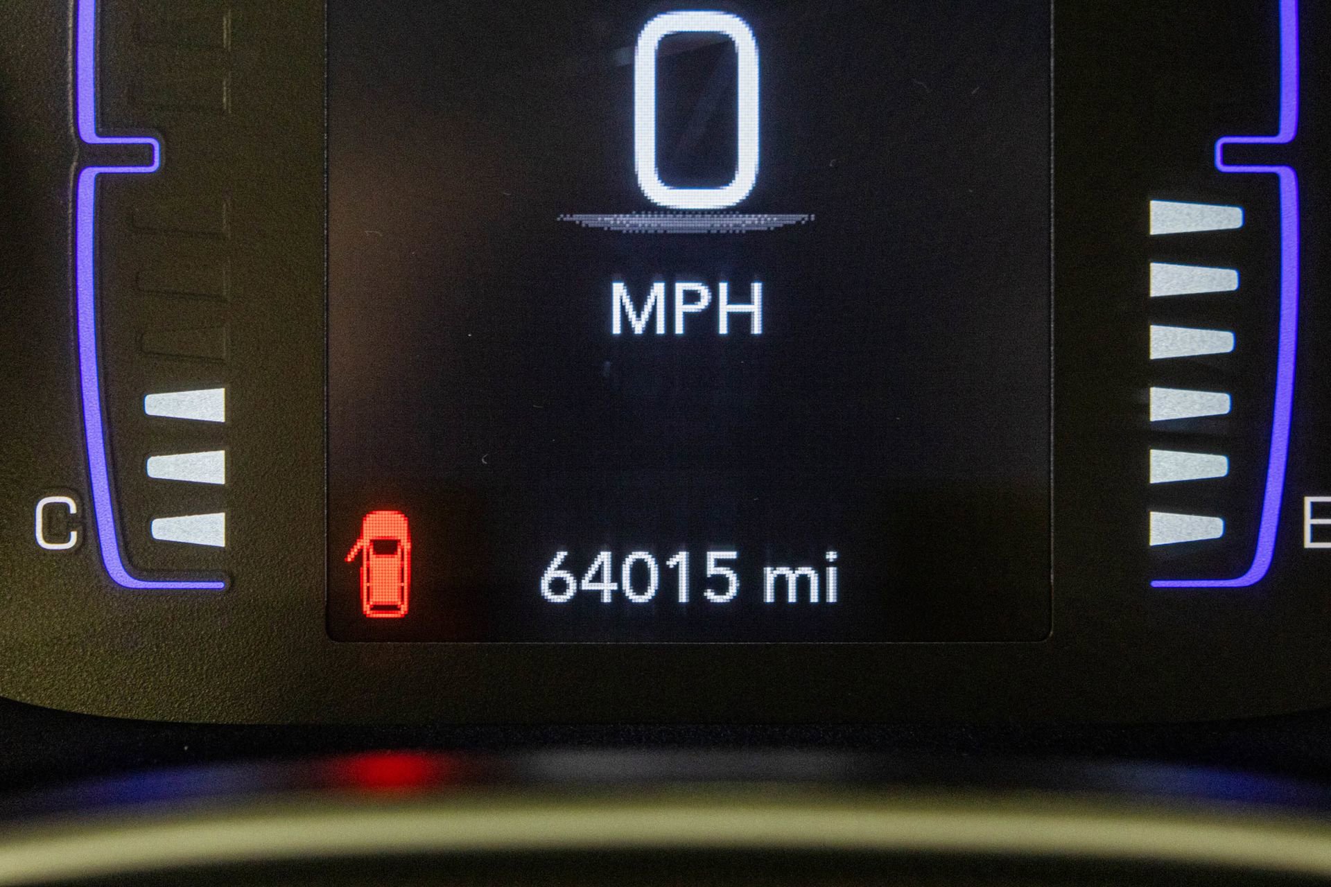 Used 2020 Chrysler Voyager LX FWD image 32