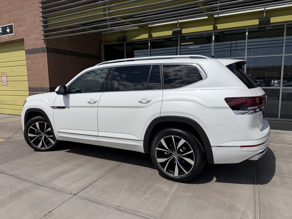 Used 2024 Volkswagen Atlas SEL Premium R-Line AWD/4WD image 5
