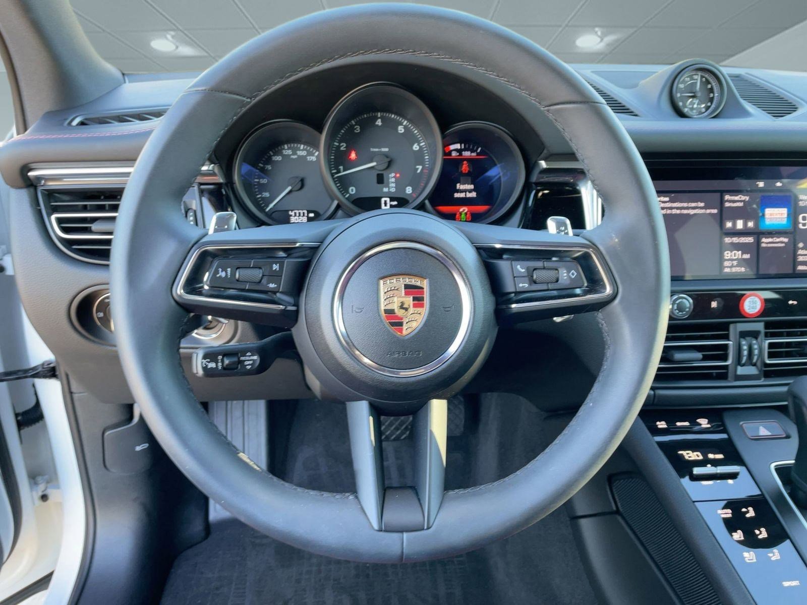 Used 2025 Porsche Macan image 17