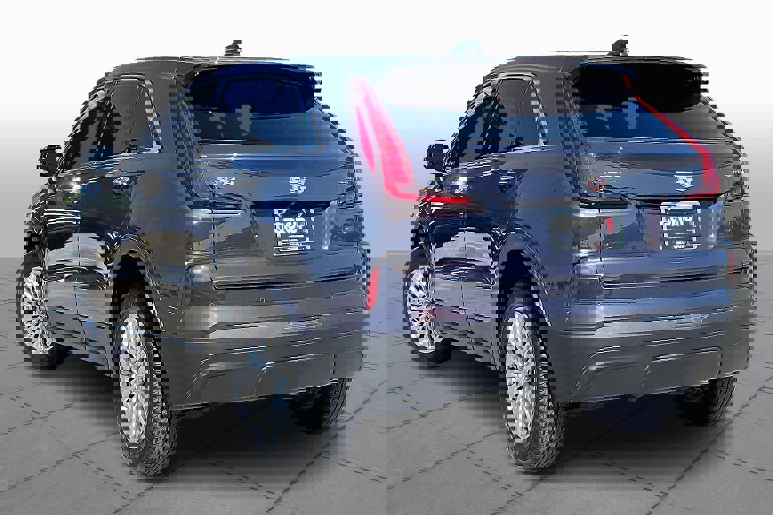 Used 2024 Cadillac XT4 Luxury w/ Cold Weather Package image 12