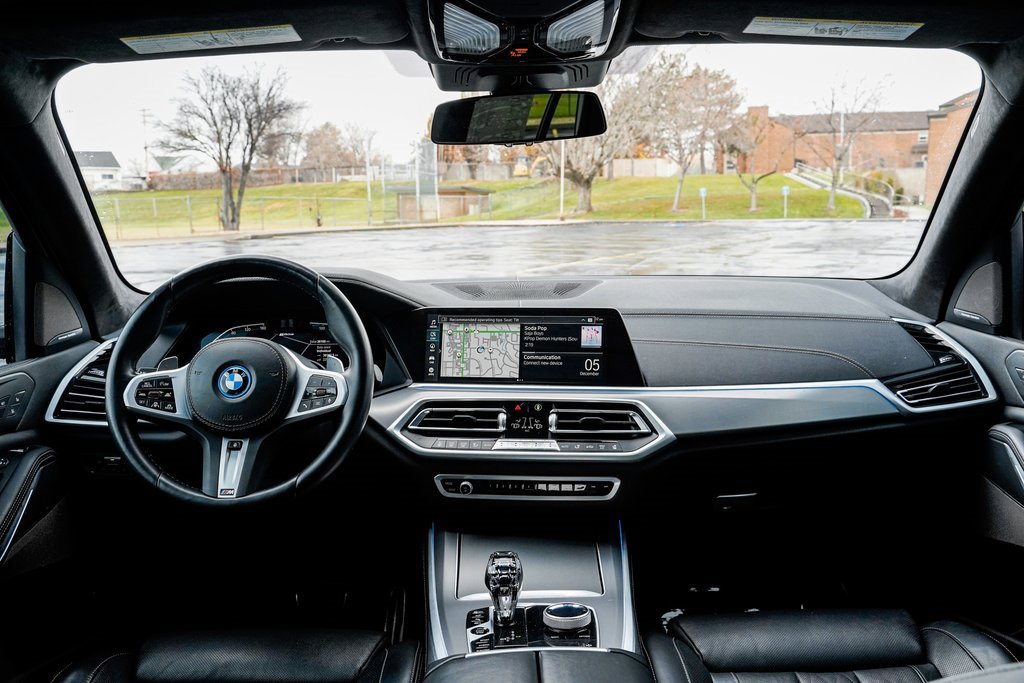 Used 2022 BMW X5 xDrive45e w/ M Sport Package image 12