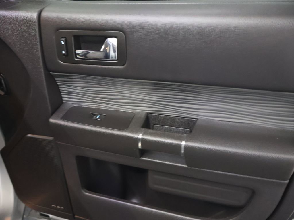 Used 2018 Ford Flex SEL w/ Equipment Group 202A AWD/4WD image 12