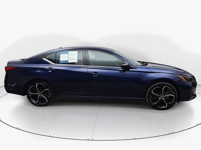 Used 2024 Nissan Altima 2.5 SR w/ SR Premium Package FWD image 5