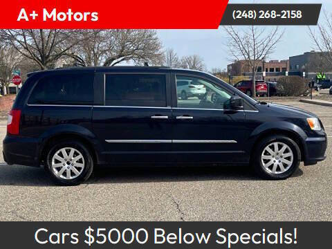 Used 2011 Chrysler Town & Country Touring-L w/ Entertainment Group #2 image 1