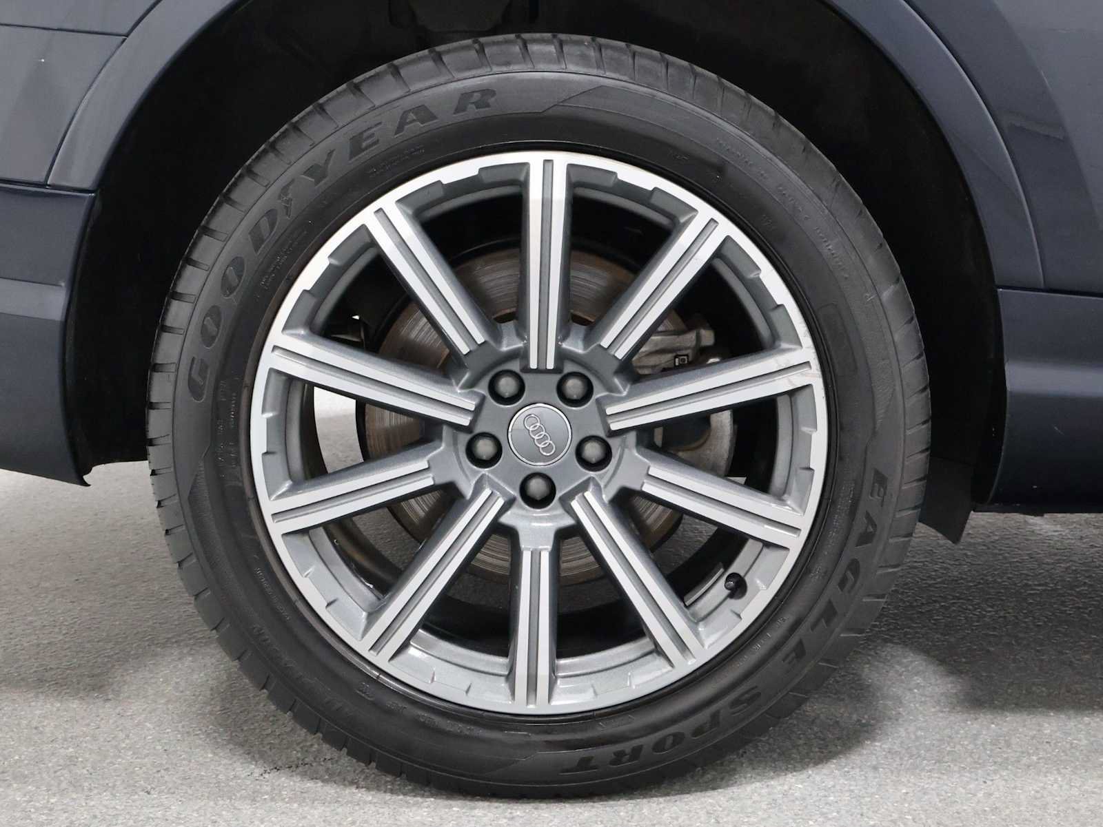 Used 2018 Audi Q7 3.0T Premium Plus w/ Premium Plus Package AWD/4WD image 36