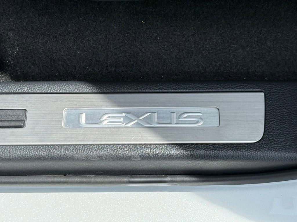 Used 2025 Lexus GX 550 w/ Accessory Package (32) AWD/4WD image 18