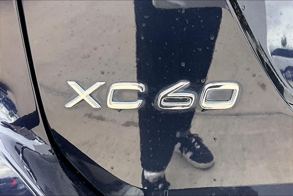 Used 2017 Volvo XC60 T5 Inscription w/ Preferred Option Package FWD image 32