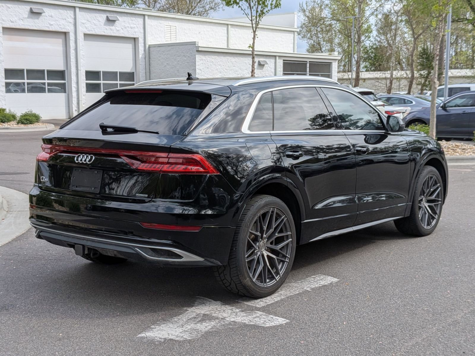 Used 2019 Audi Q8 Premium image 3