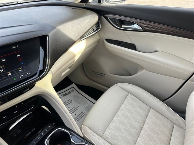 Used 2023 Buick Envision Avenir image 29