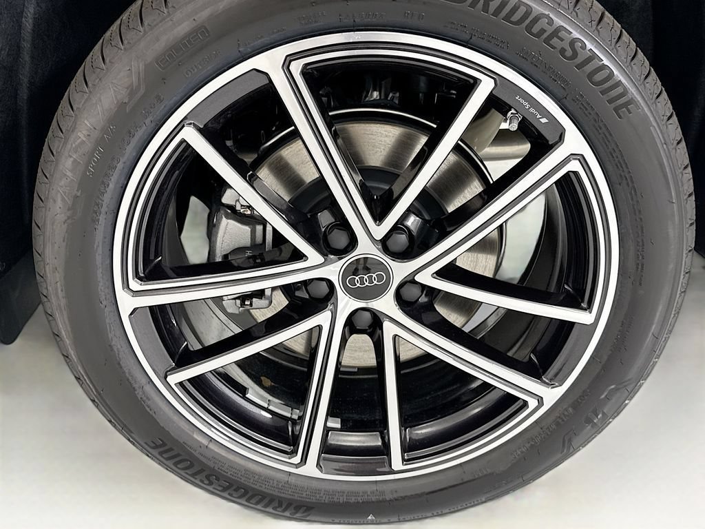 Used 2026 Audi Q5 Premium Plus w/ Premium Plus AWD/4WD image 30