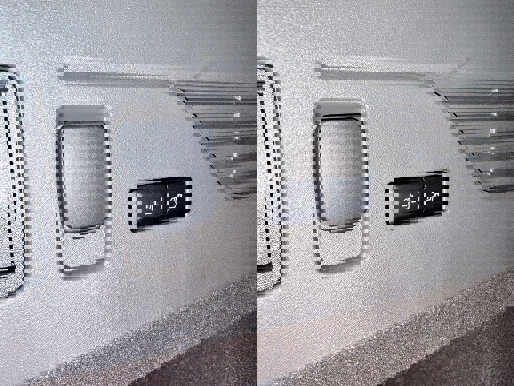 New 2025 Lincoln Nautilus Premier w/ Jet Appearance Package image 16