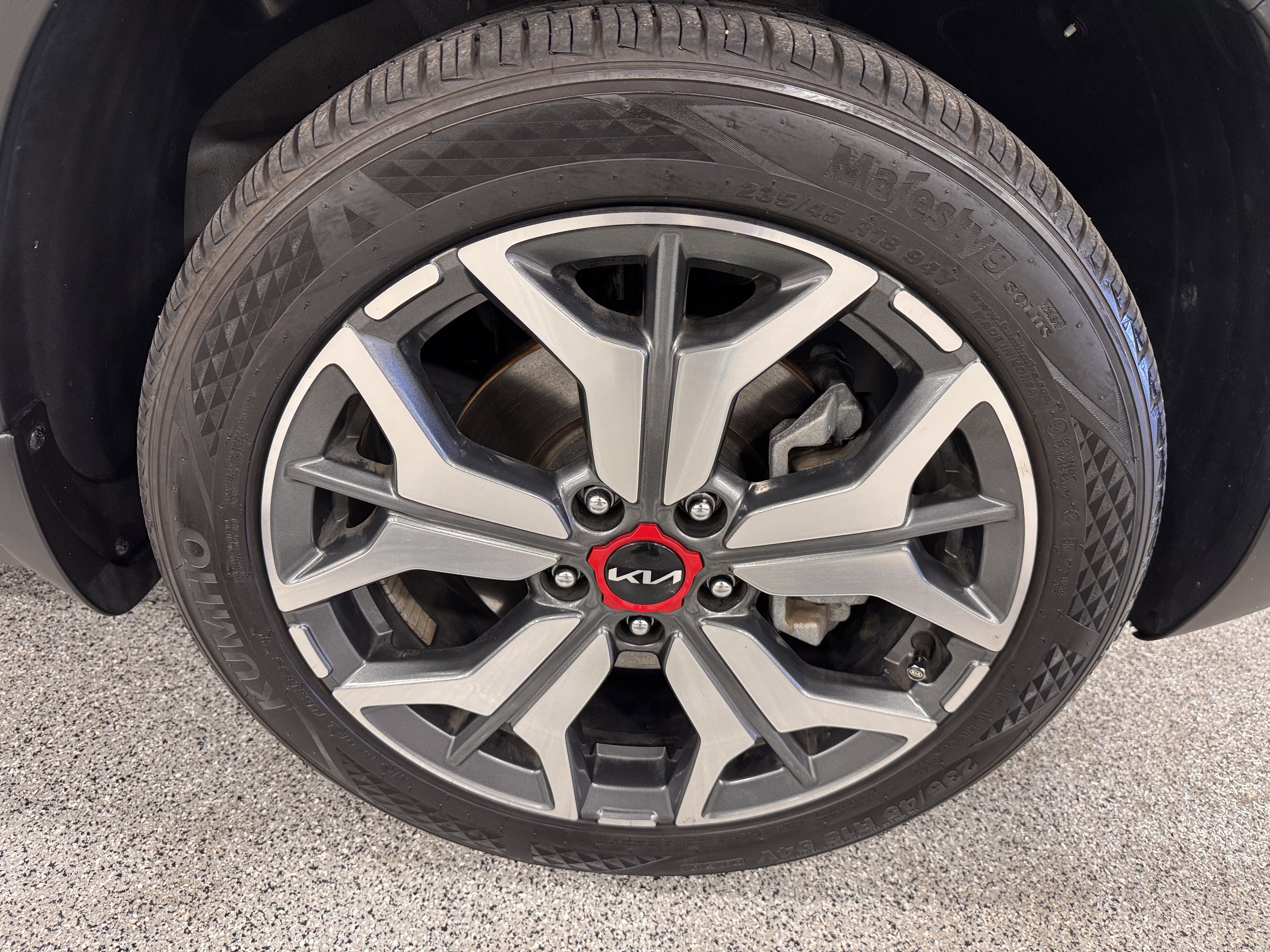 Certified 2023 Kia Seltos SX w/ SX Sunroof Package image 30