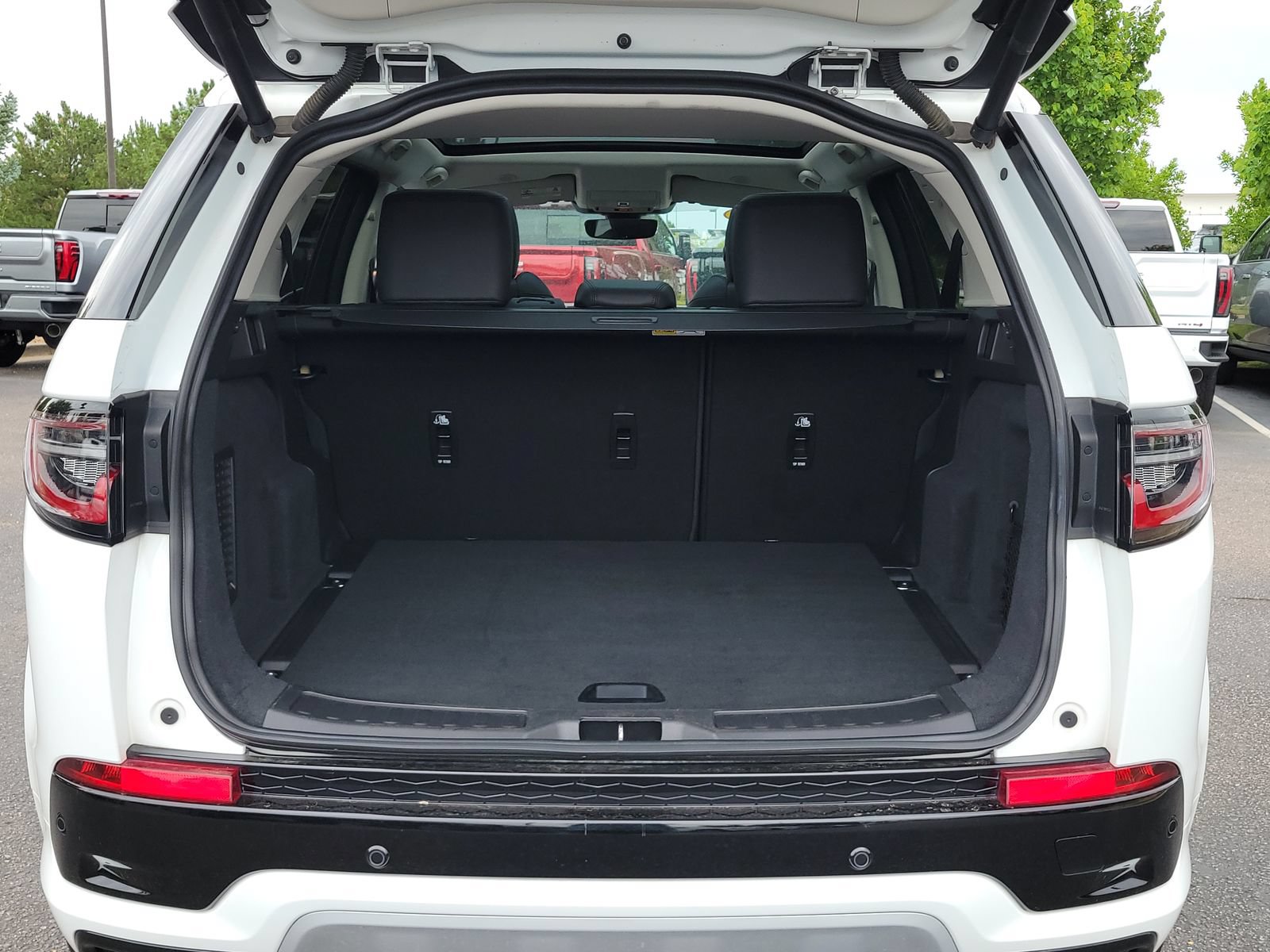 Used 2024 Land Rover Discovery Sport S AWD/4WD image 15