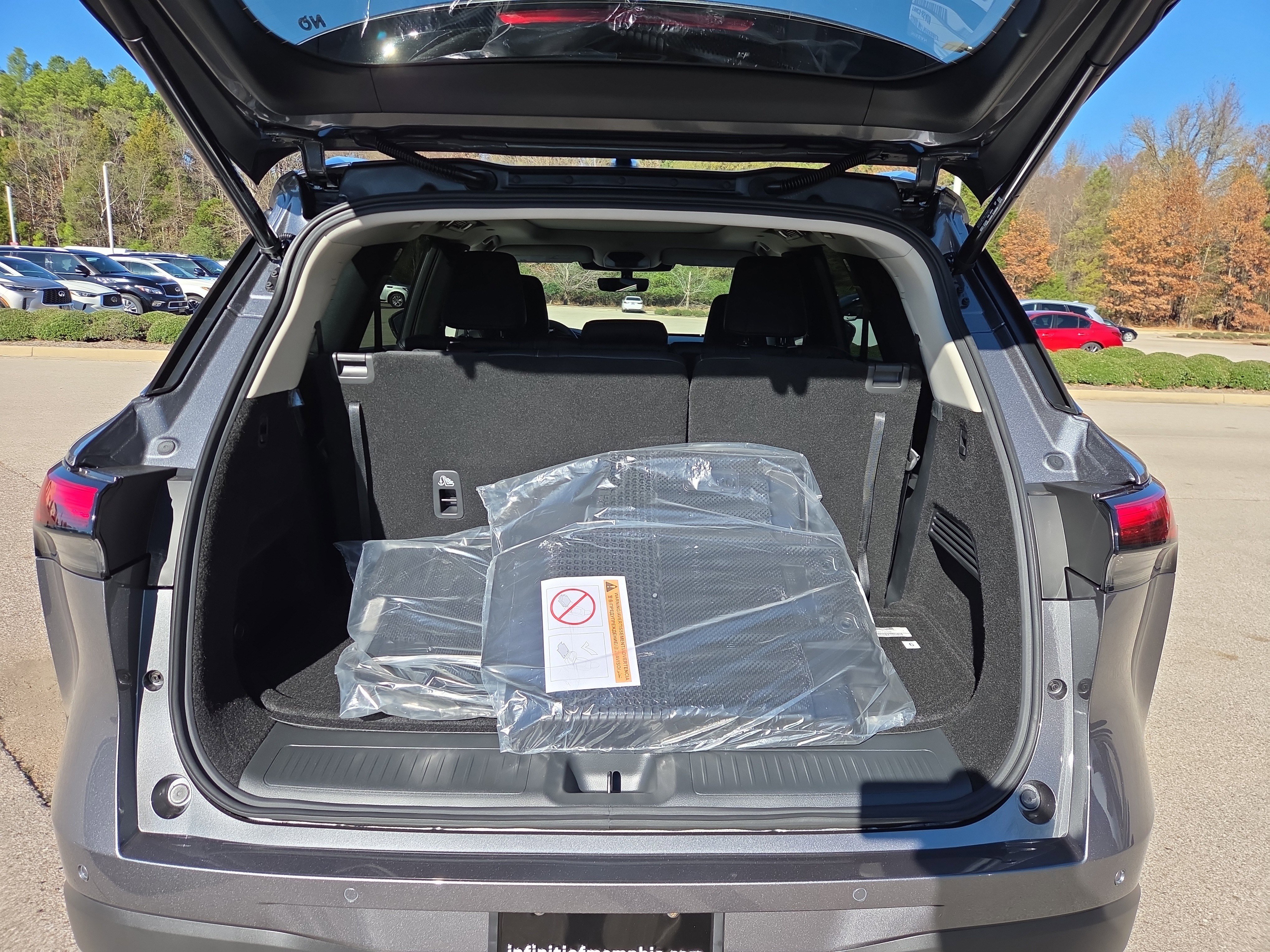 New 2026 INFINITI QX60 Luxe w/ Cargo Package image 9