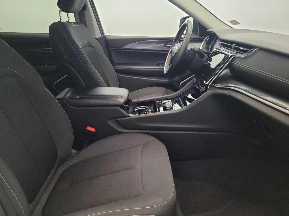 Used 2022 Jeep Grand Cherokee L Laredo w/ Luxury Tech Group I AWD/4WD image 21