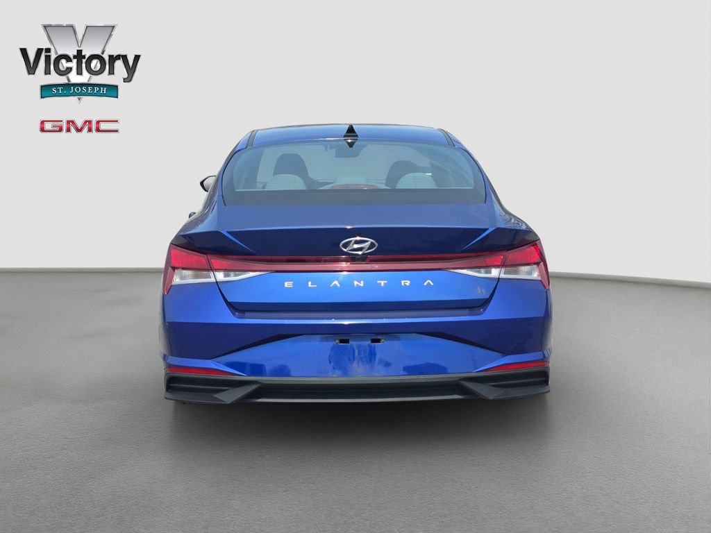 Used 2023 Hyundai Elantra SEL image 16