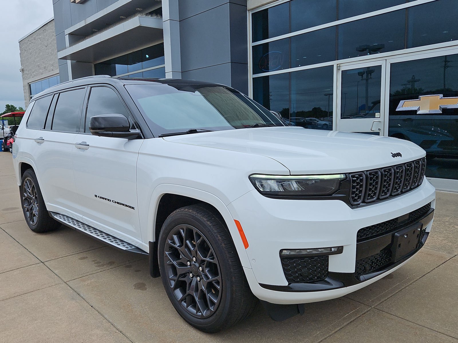 Used 2024 Jeep Grand Cherokee L Summit AWD/4WD image 1