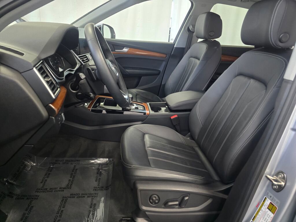 Used 2023 Audi Q5 2.0T Premium w/ Convenience Package image 13