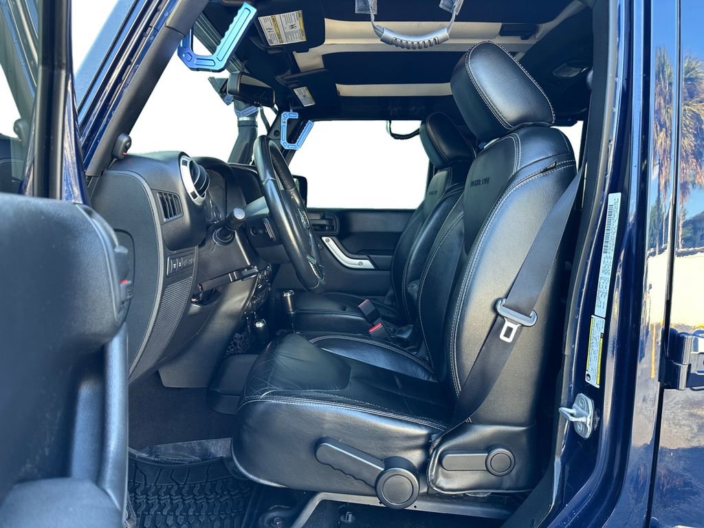 Used 2013 Jeep Wrangler Unlimited Rubicon w/ Connectivity Group image 10