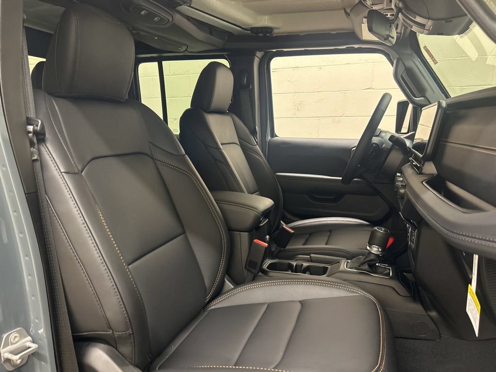 New 2026 Jeep Gladiator Sport AWD/4WD image 10