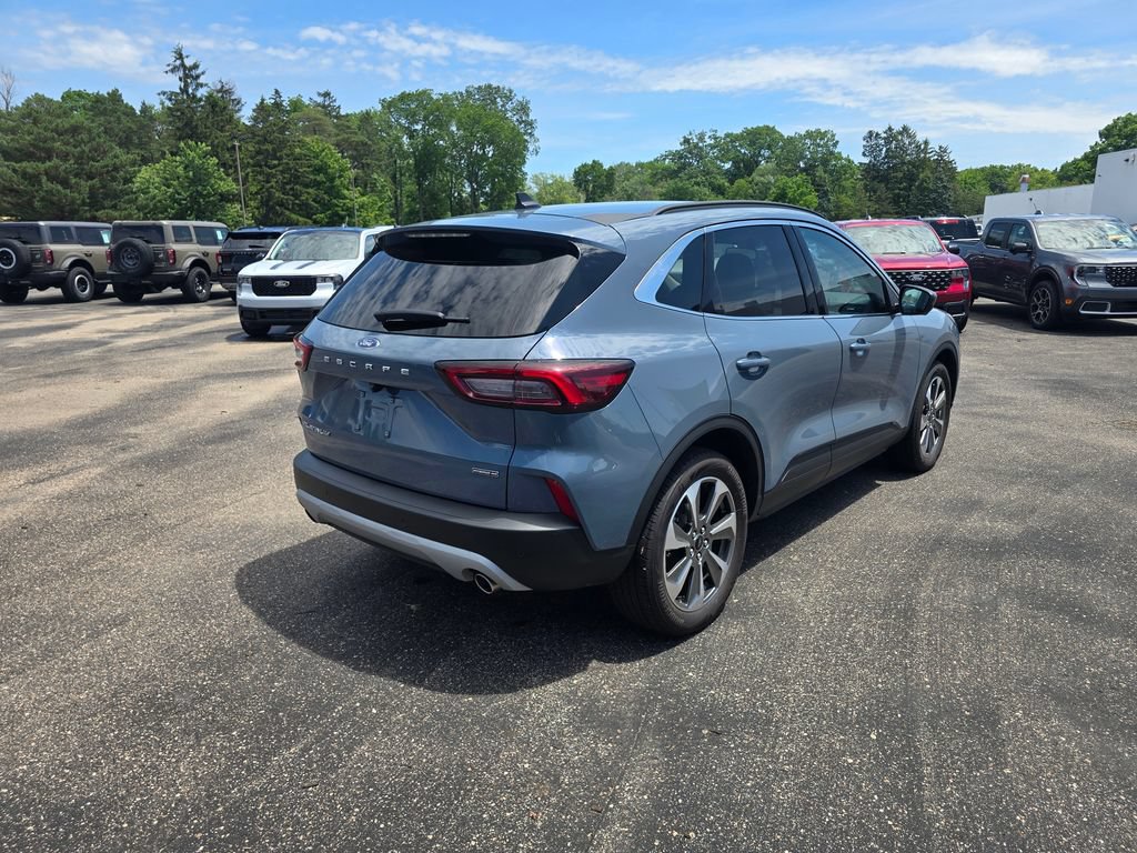 Certified 2023 Ford Escape Platinum AWD/4WD image 5